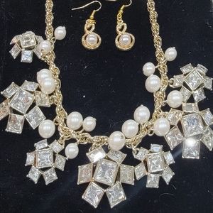 Necklace and earring set